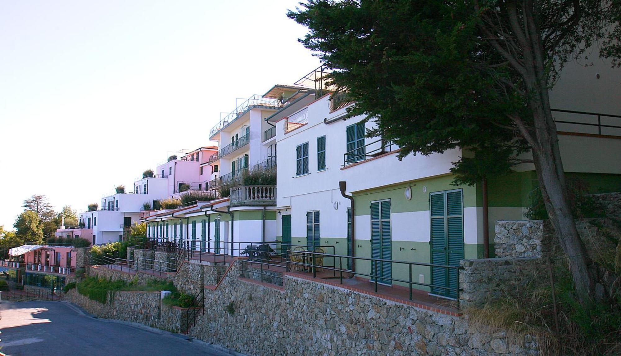 Residence Borgo San Sebastiano Bergeggi Εξωτερικό φωτογραφία