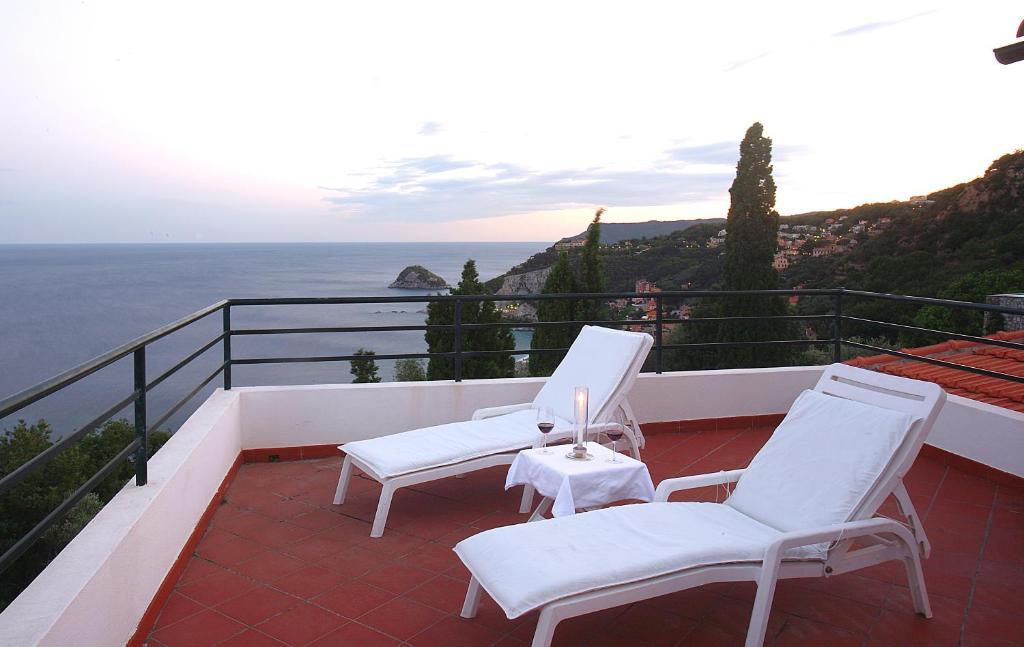 Residence Borgo San Sebastiano Bergeggi Δωμάτιο φωτογραφία